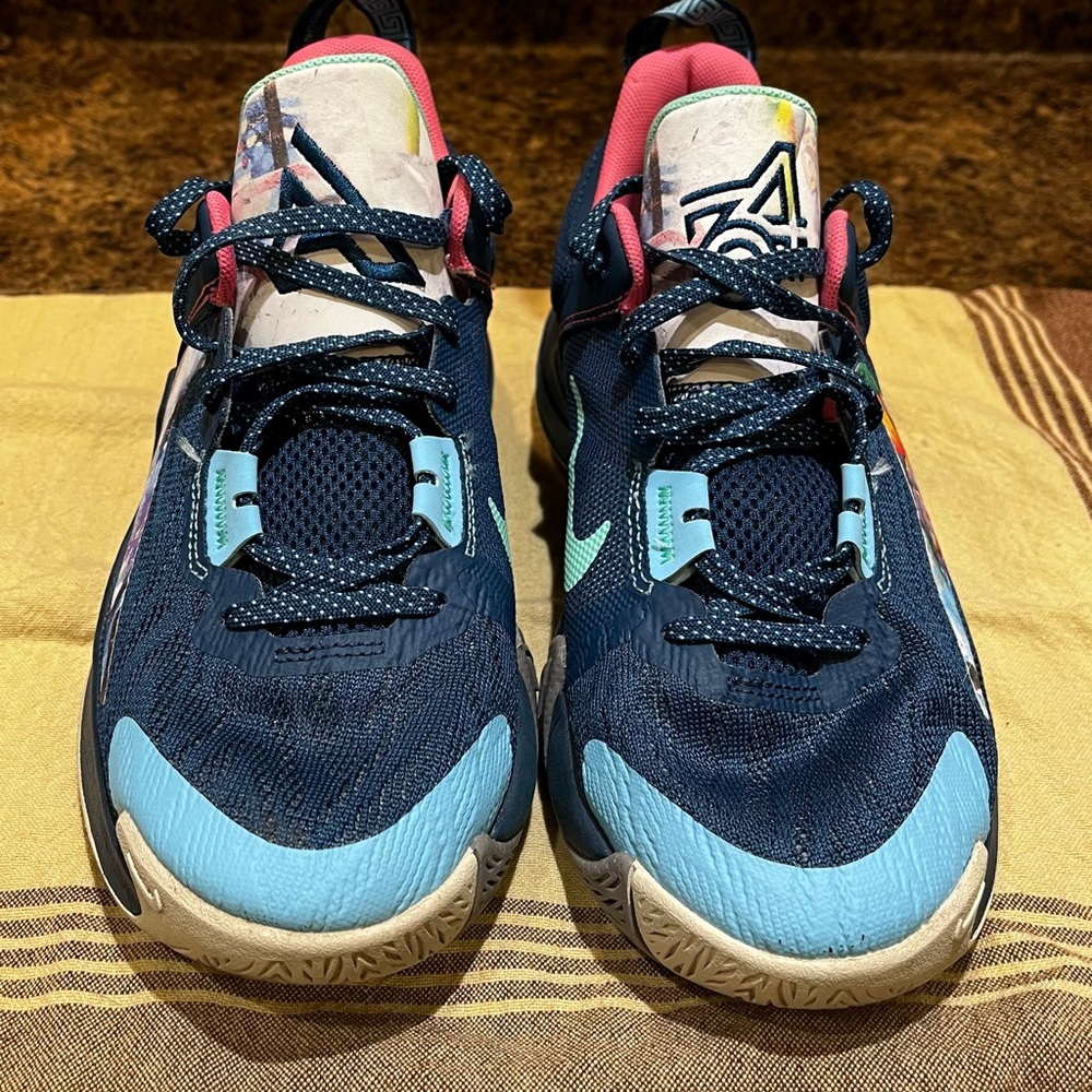 Nike Giannis Immortality 2 Blue Basketball Shoes Youth Sz 4Y Women's Sz 5.5